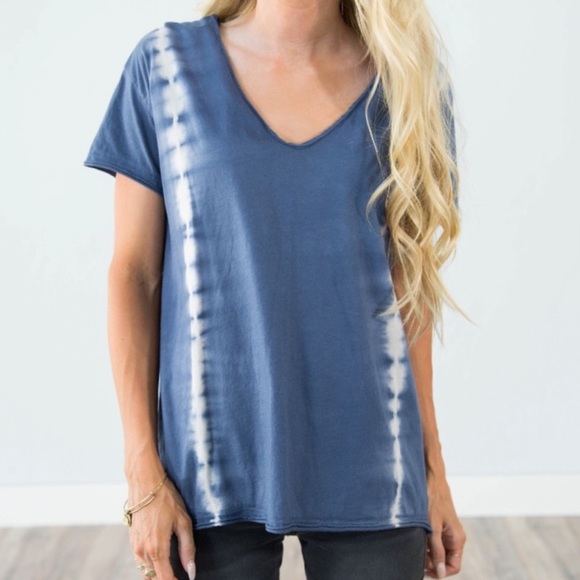 Stevie Hender Tops - Blue / White Tie Dye V-Neck Oversized T-shirt